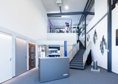 Locaux Gard Door System